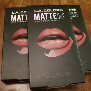 L.A Colors lip kit bundle